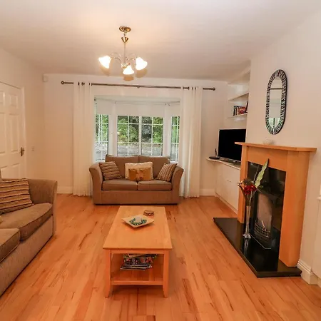 No 4 Lansdowne Village * Kenmare