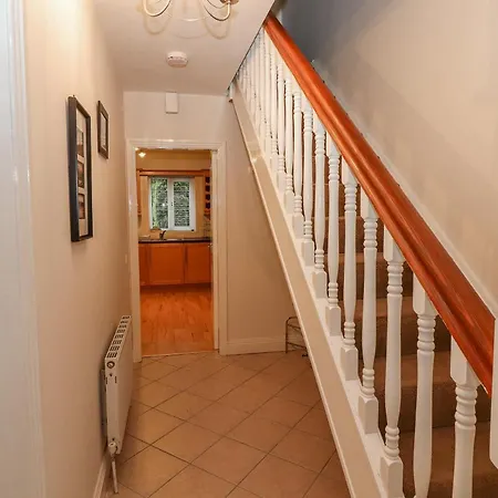 No 4 Lansdowne Village *