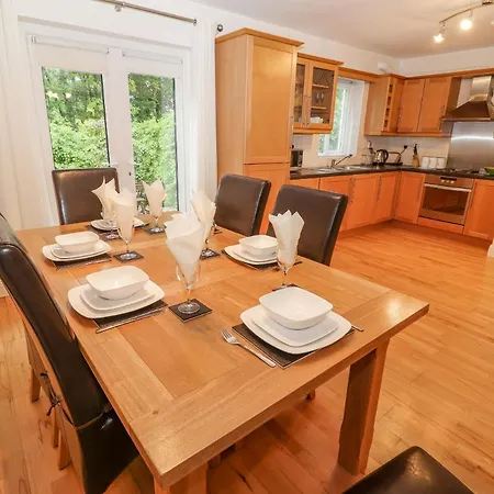 No 4 Lansdowne Village Kenmare