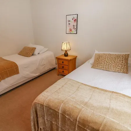 No 4 Lansdowne Village * Kenmare