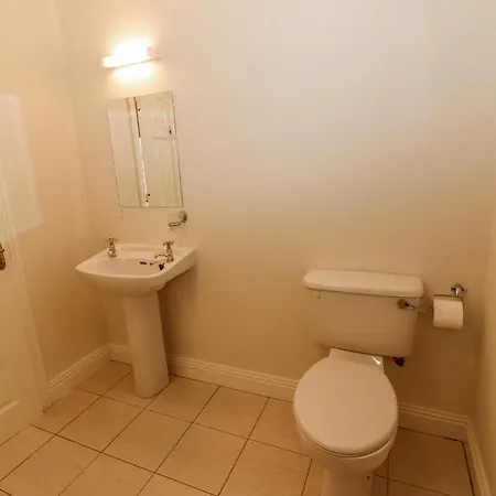 No 4 Lansdowne Village