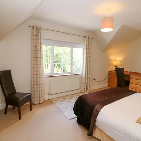 No 4 Lansdowne Village * Kenmare