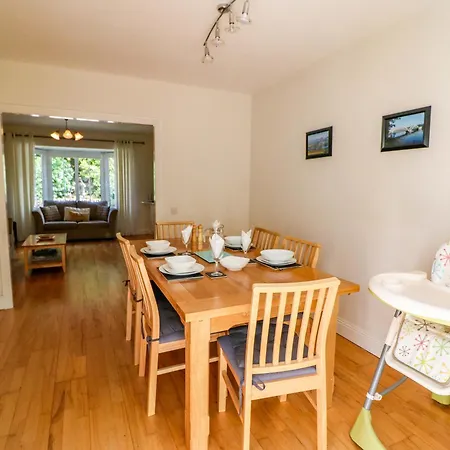 No 4 Lansdowne Village * Kenmare
